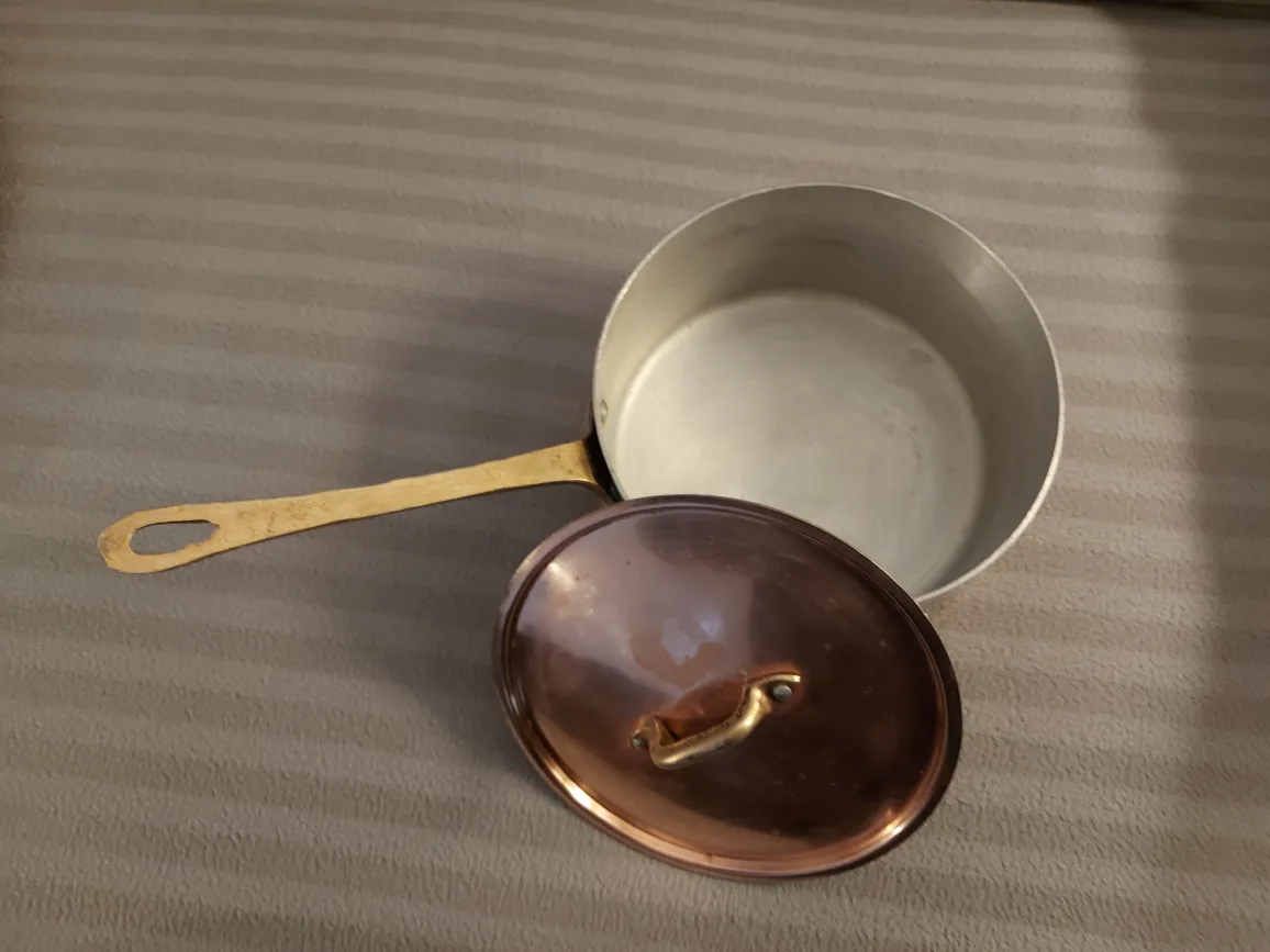 Vintage Copper Sauce Pan with Lid image indicator(2)
