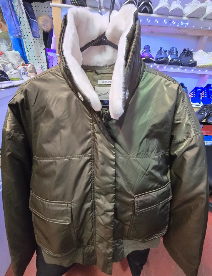 Brand new Universal Thread Green Bomber Jacket with Faux image indicator(5)