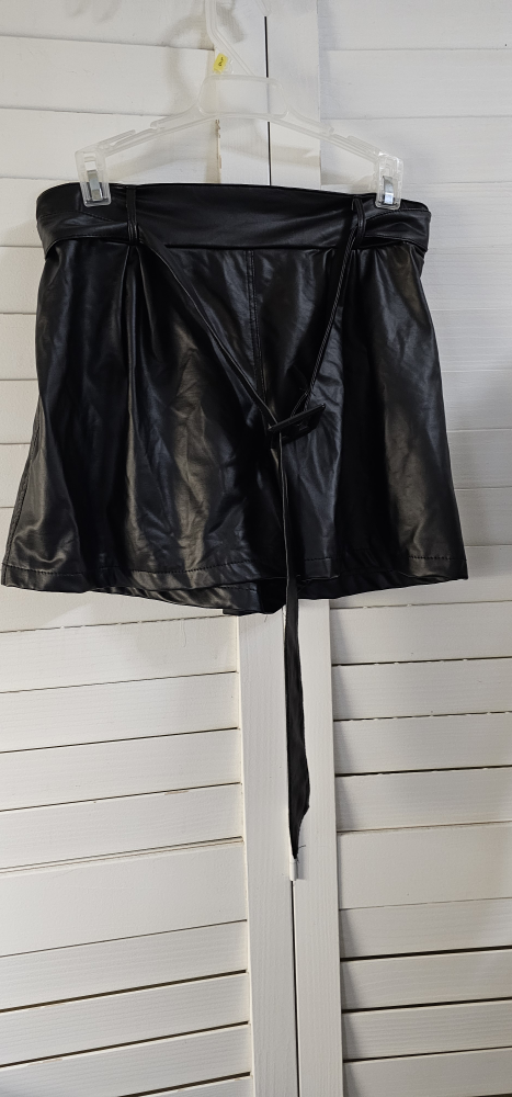 Black Faux Leather Shorts with Belt - photo 3