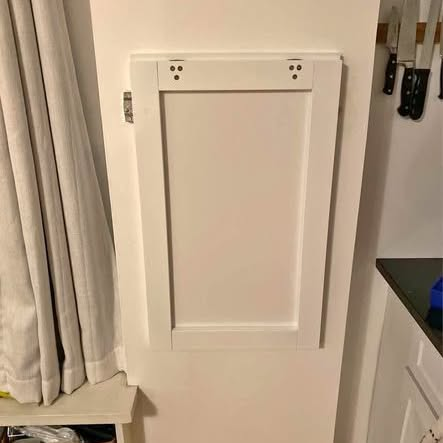 Wall mounted fold-up table - photo 2