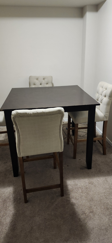 Dining table and chairs set