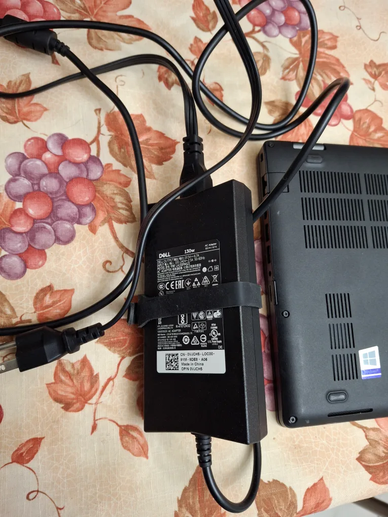 Dell Latitude 5000 Series Laptop image indicator(4)