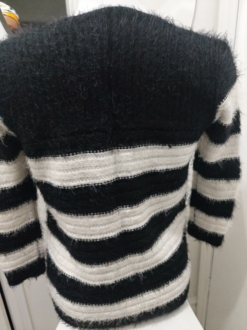 Black and White Striped Fuzzy Cardigan image indicator(5)