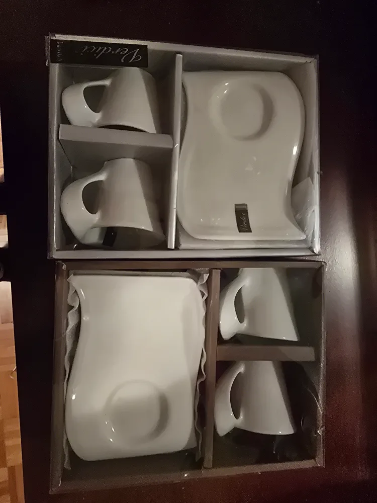 Set of 4 White Espresso Cups and Saucers thumbnail