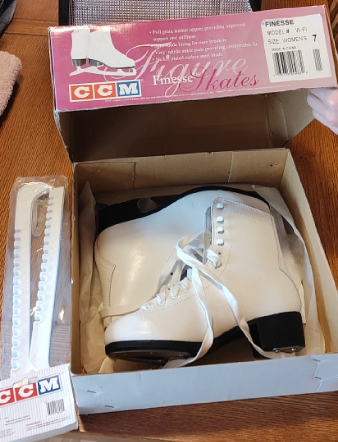 CCM Finesse Figure Skates - Women's Size 7