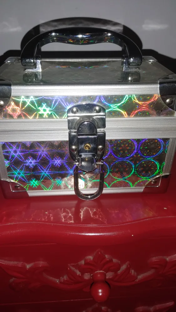 Small Metal Holographic Jewelry Box with Mirror and Handle image indicator(2)