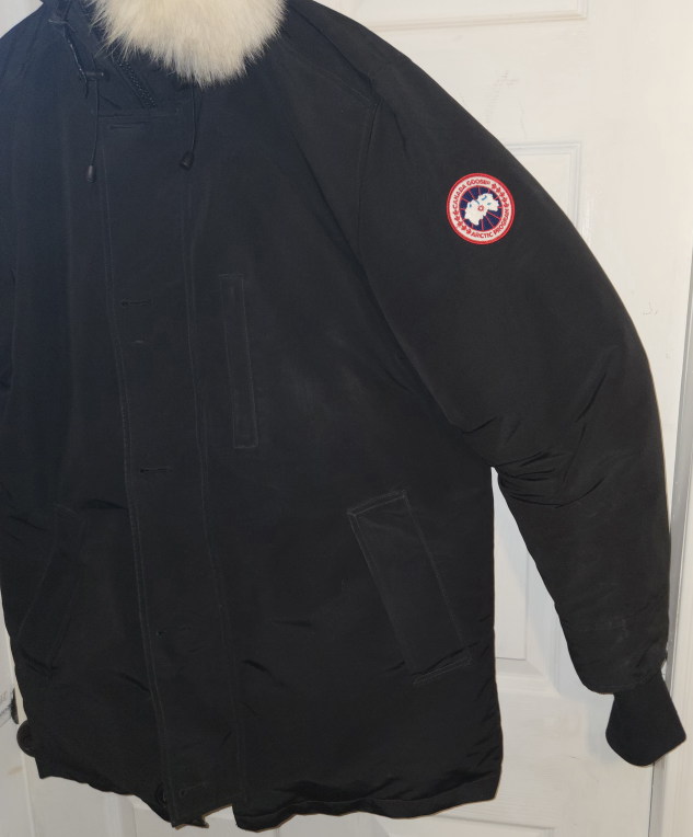 Authentic Canadian Goose (Chateau) With Fur hood - photo 3