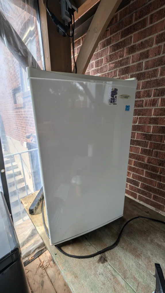 Small White Bar Fridge thumbnail