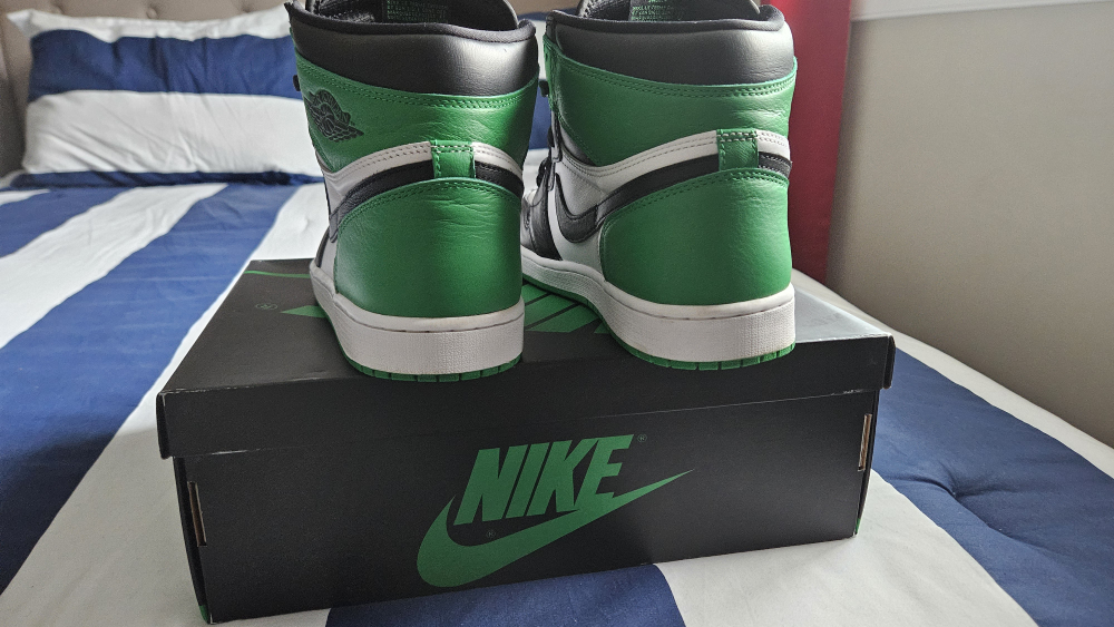 Air Jordan 1 Retro High OG 'Lucky Green' - photo 4