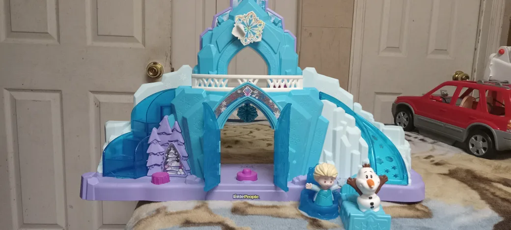 Little People Frozen Ice Castle Playset for sale image indicator(3)