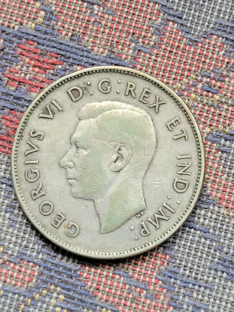 1945 Canadian 50 Cent Silver Coin - photo 2