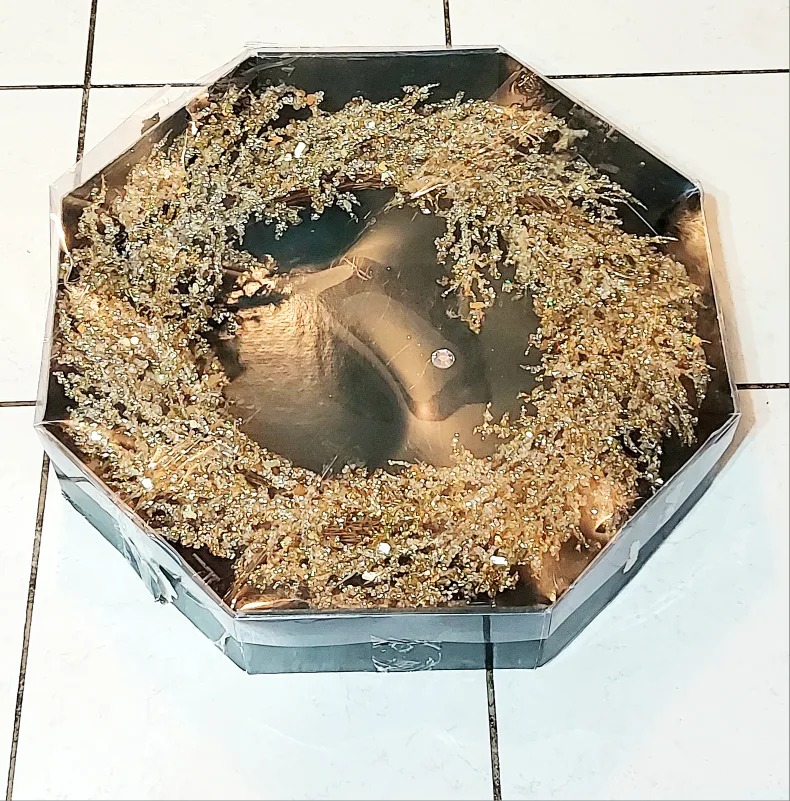 Golden Spiky Christmas Wreath image indicator(5)