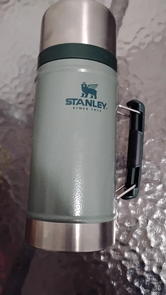 Stanley Vacuum Thermos Bottle image indicator(2)