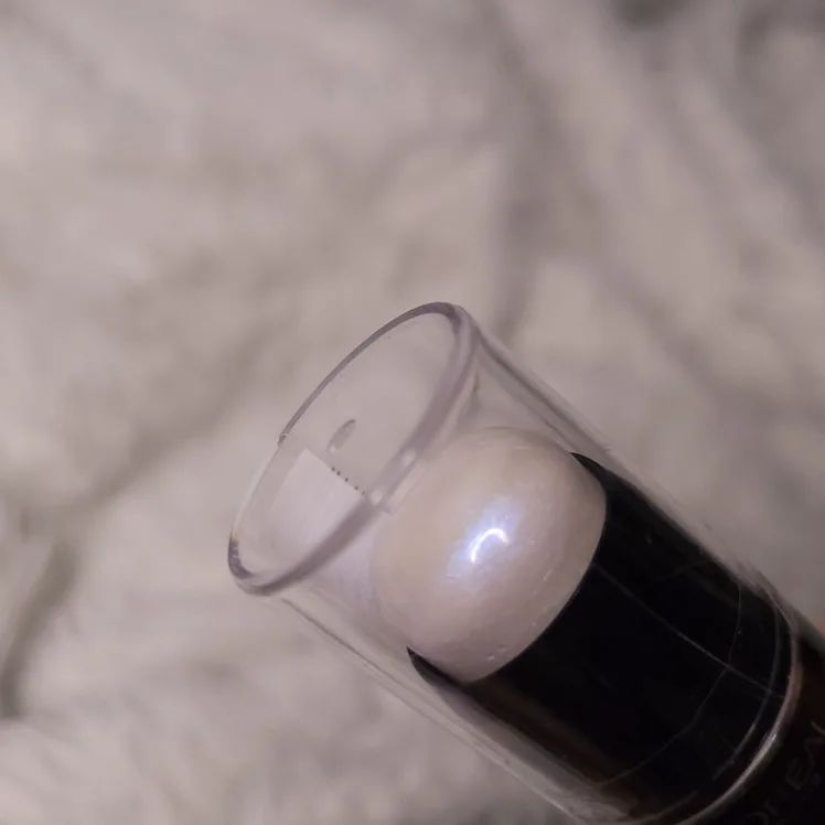 Makeup: L'Oreal Galaxy Stick Highlighter image indicator(2)