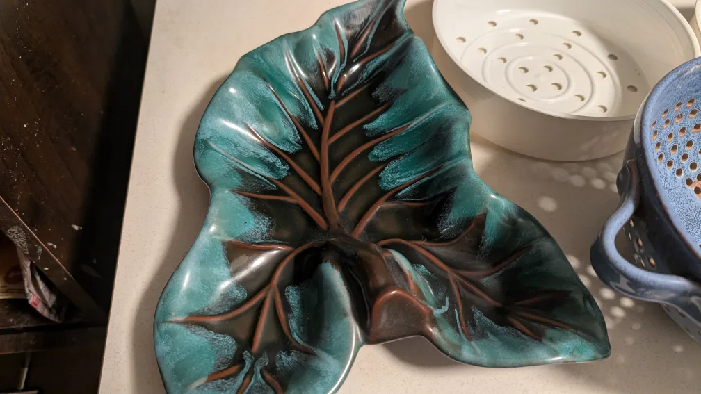 Vintage Leaf Serving Tray and Colander Set#freecycle image indicator(2)