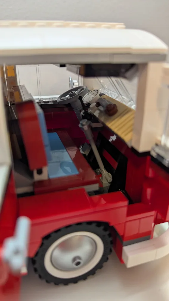 LEGO Volkswagen T1 Camper Van image indicator(4)
