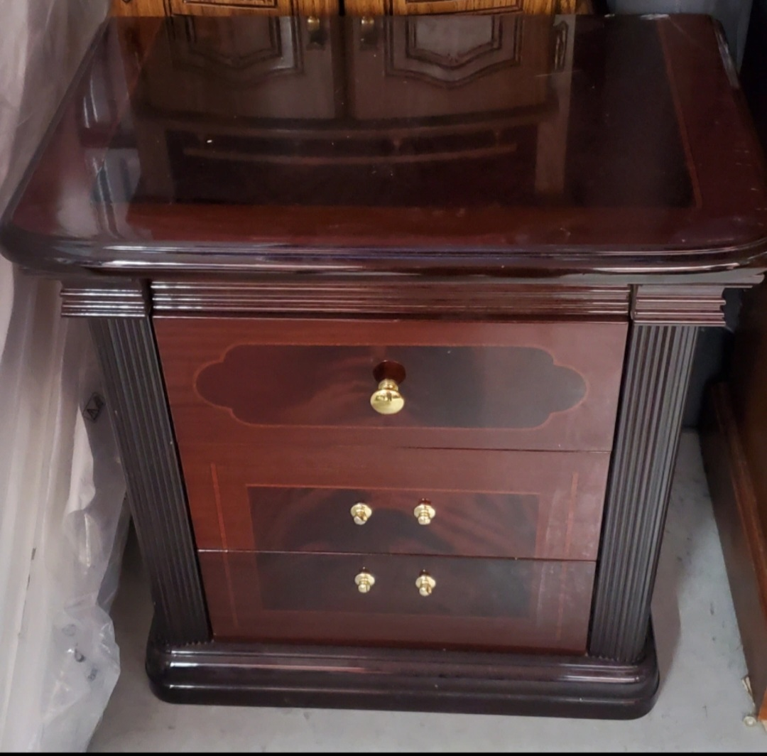 Nightstand (3 Drawers)