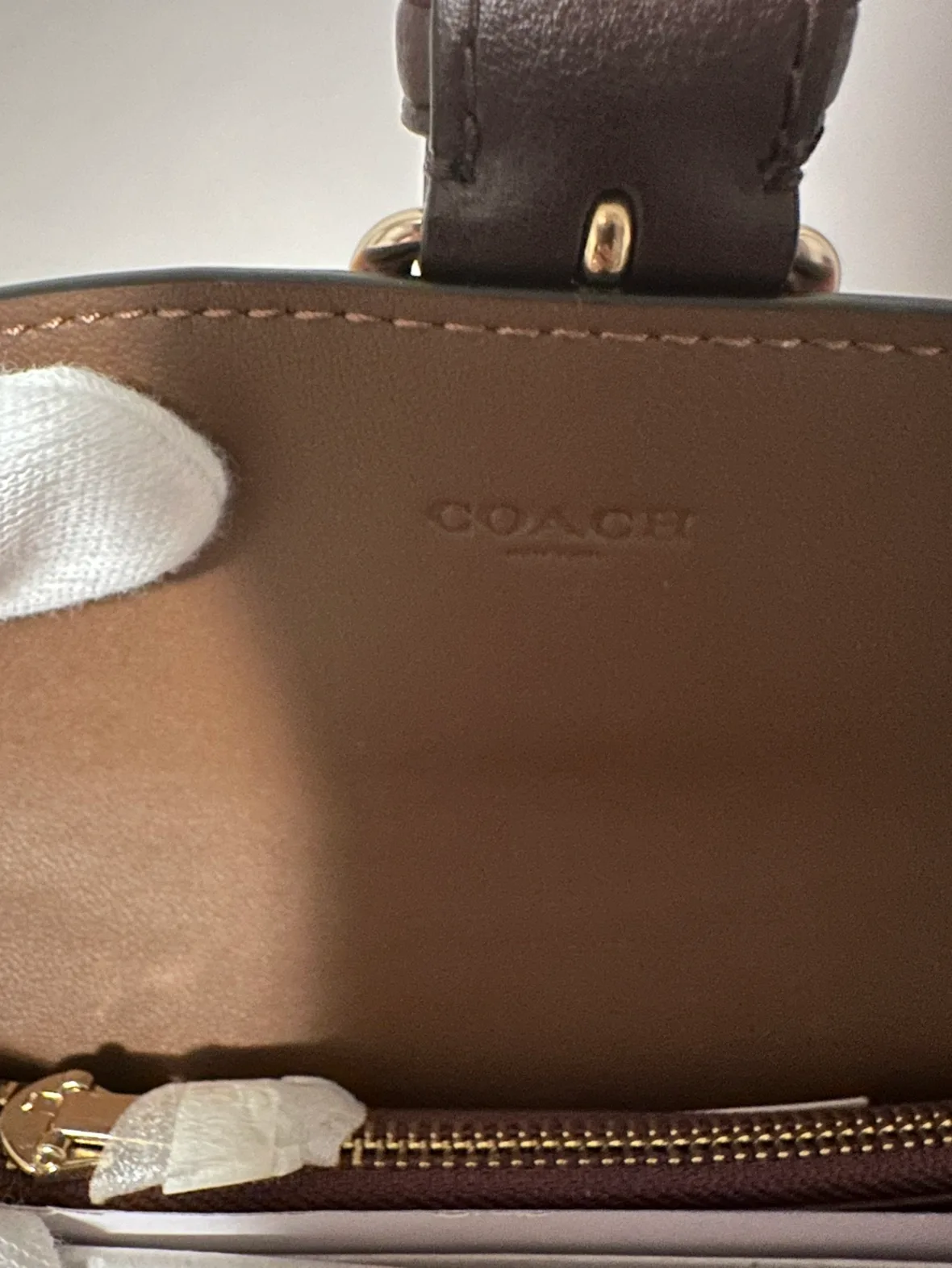 Brand New with tag Signature Coach medium wallet image indicator(5)