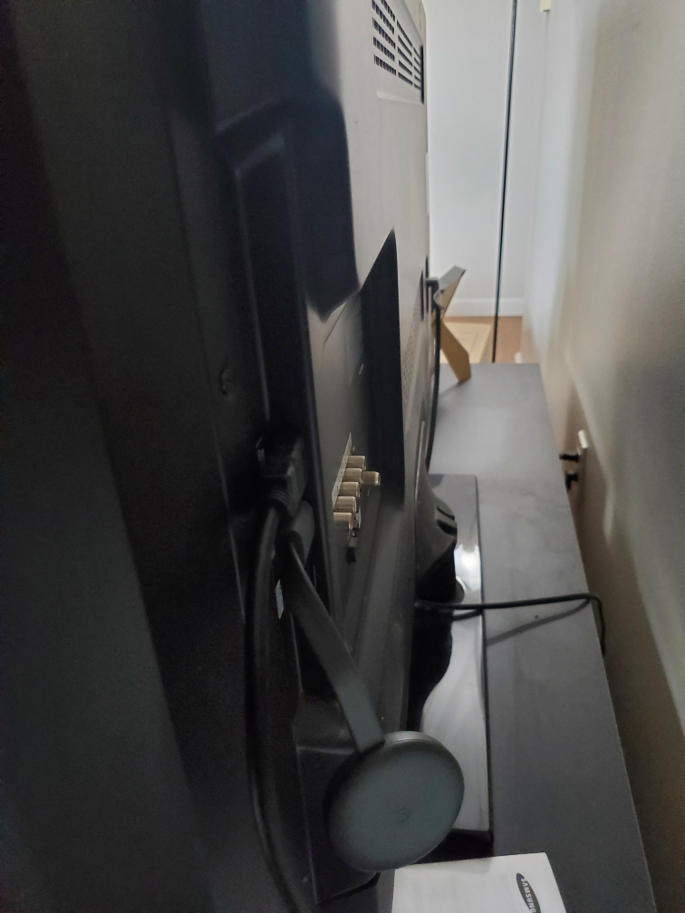 MOVING SALE - Samsung 50 Inch TV - photo 3