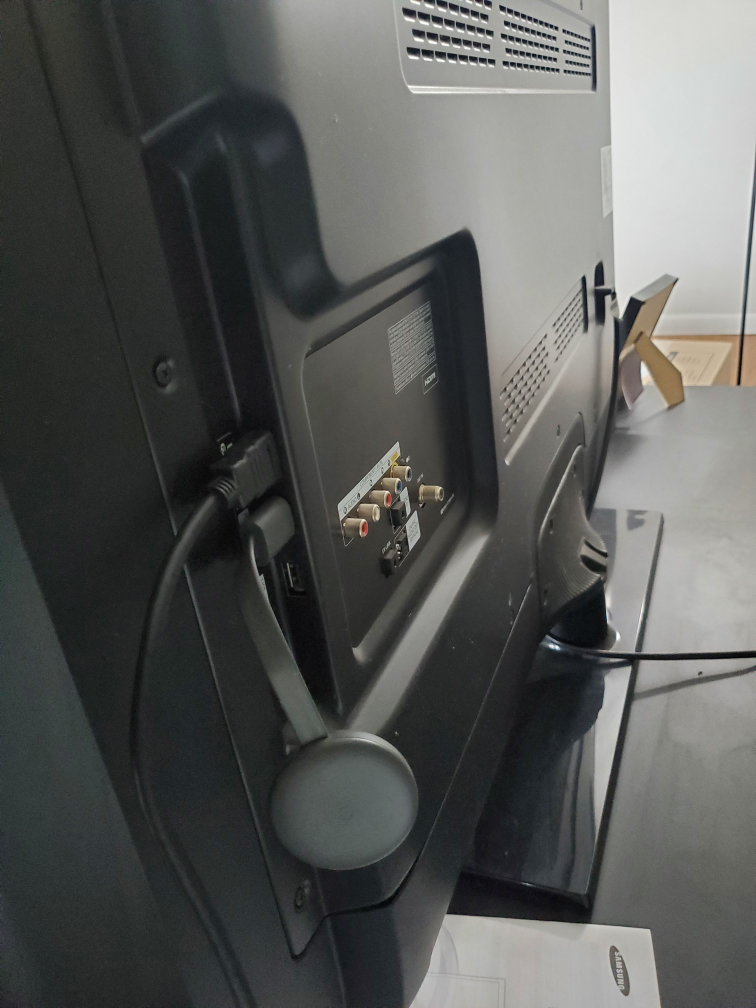 MOVING SALE - Samsung 50 Inch TV - photo 4