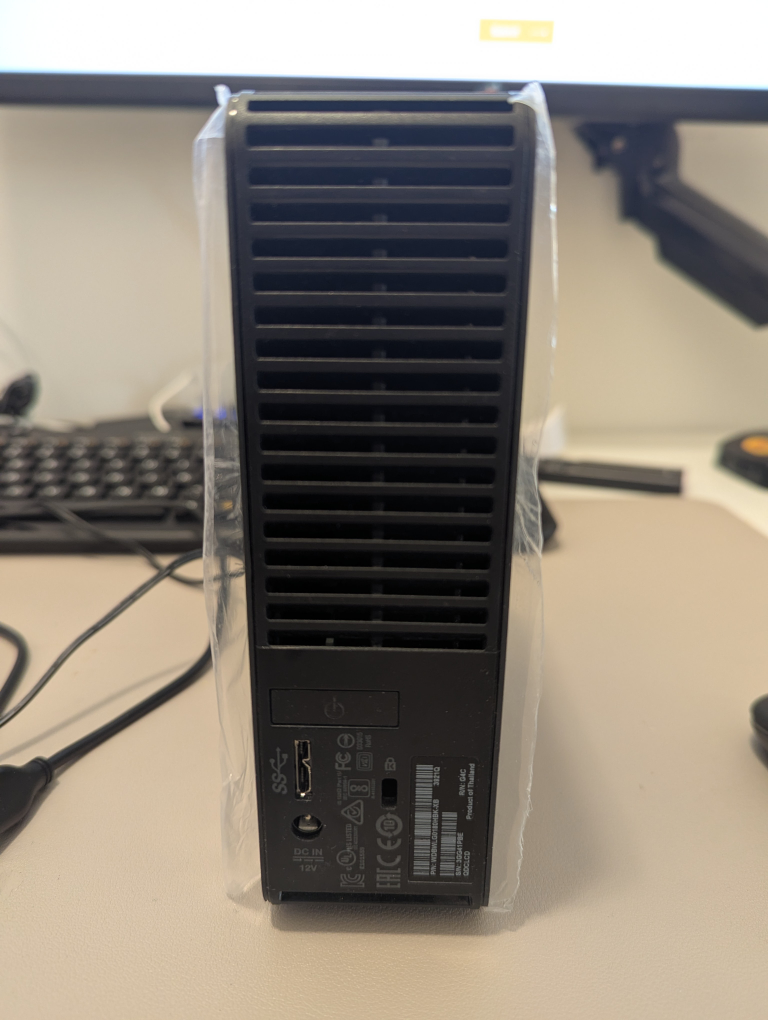 WD hard drive 18TB - photo 4