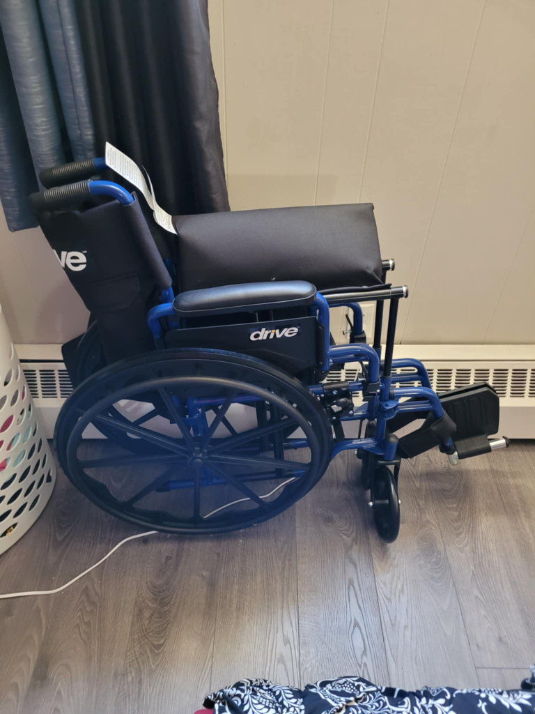 Drive Medical Wheelchair - photo 2