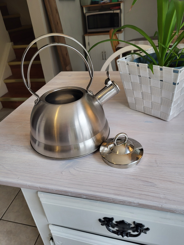 Swiss Pro Stainless Steel Whistling Kettle - photo 2