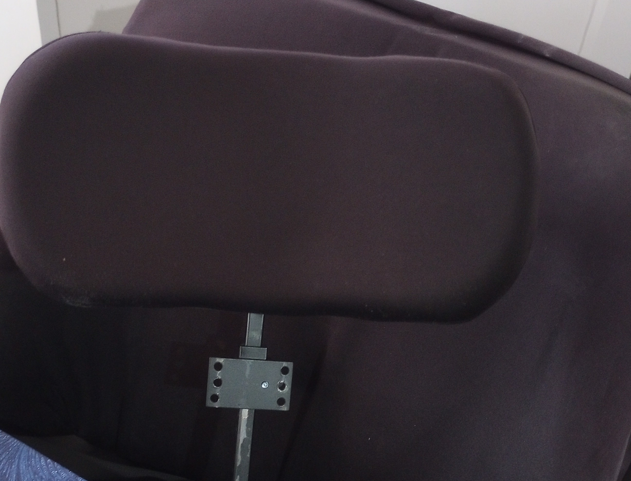 UNIVERSAL HEADREST