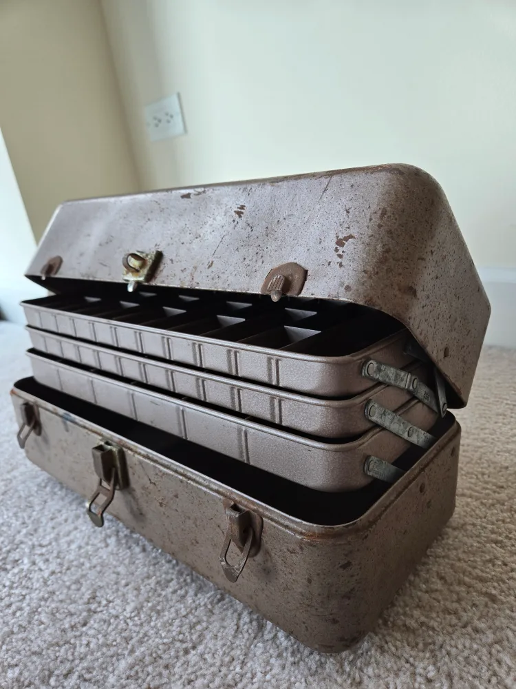 Vintage My Buddy Metal Tackle Box image indicator(6)