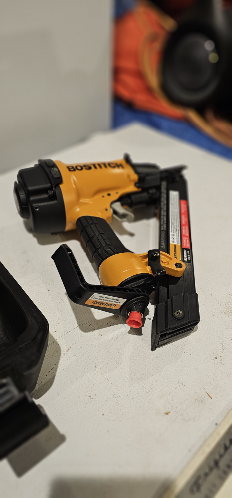 Bostitch MCN150 18 Gauge Brad Nailer