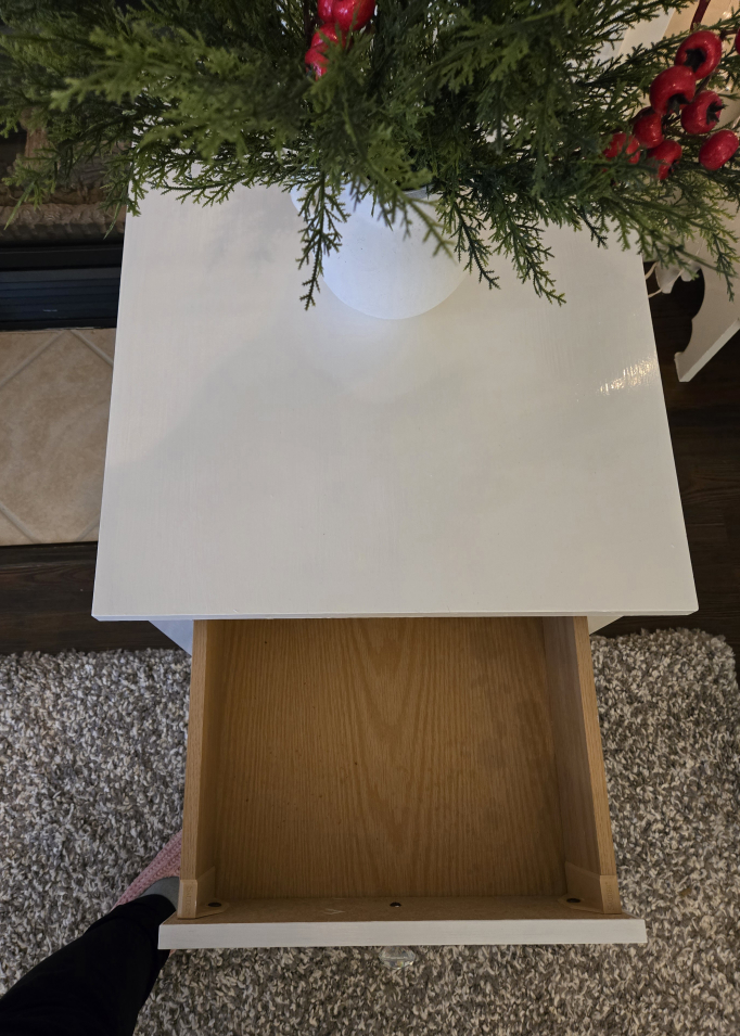 White  Nightstand/End Table - photo 2