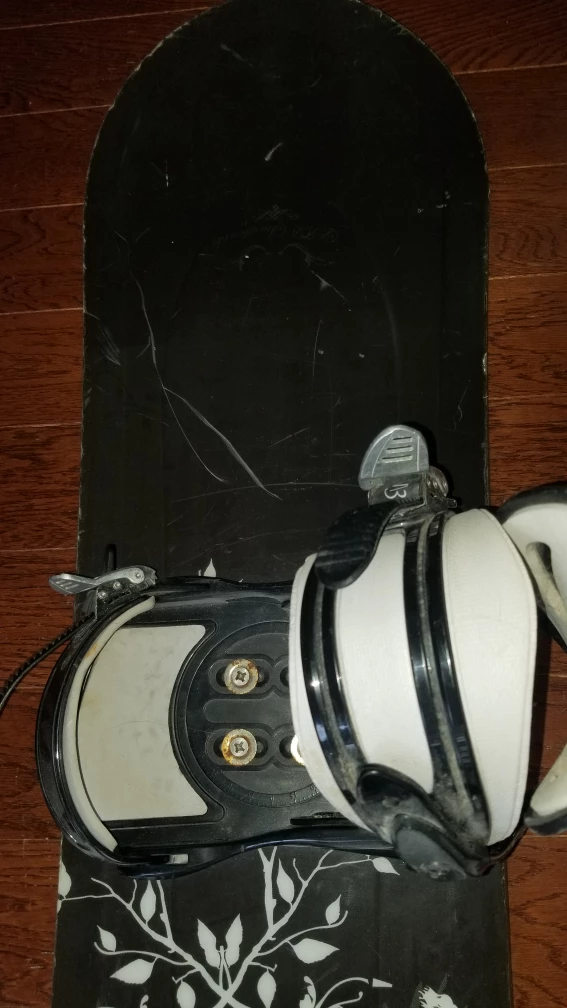 Used snowboard with bindings and helmet - photo 4