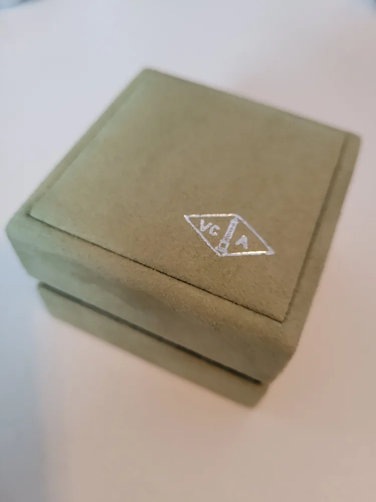 Authentic Van Cleef & Arpels Sweet Alhambra Bracelet image indicator(5)