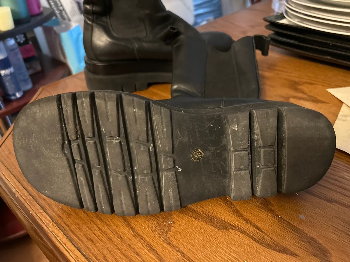 Black leather ankle boots. Size 8.5-9 image indicator(2)