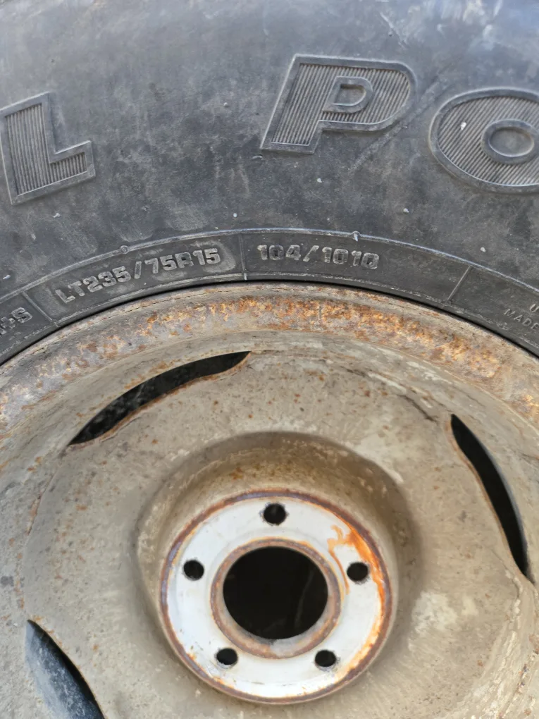 LT235/75R15 Winter Tires with rims image indicator(2)