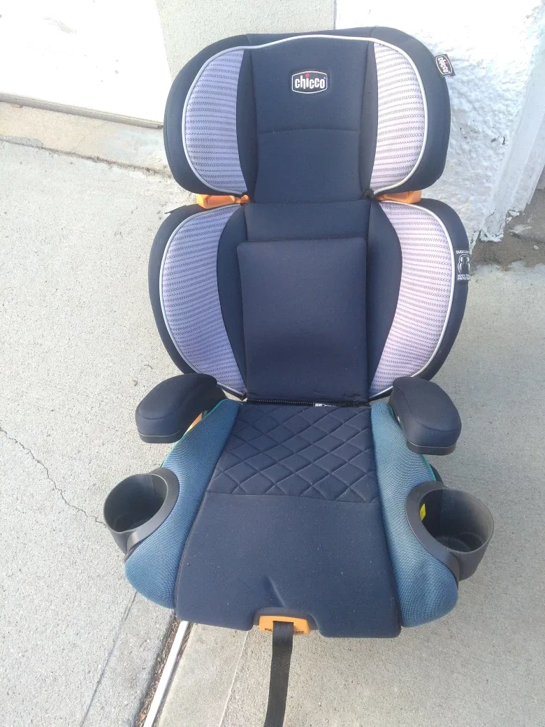 Chicco KidFit Booster Car Seat image indicator(2)