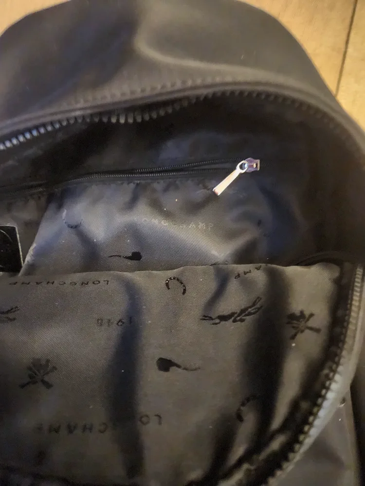 Longchamp Black Backpack image indicator(4)