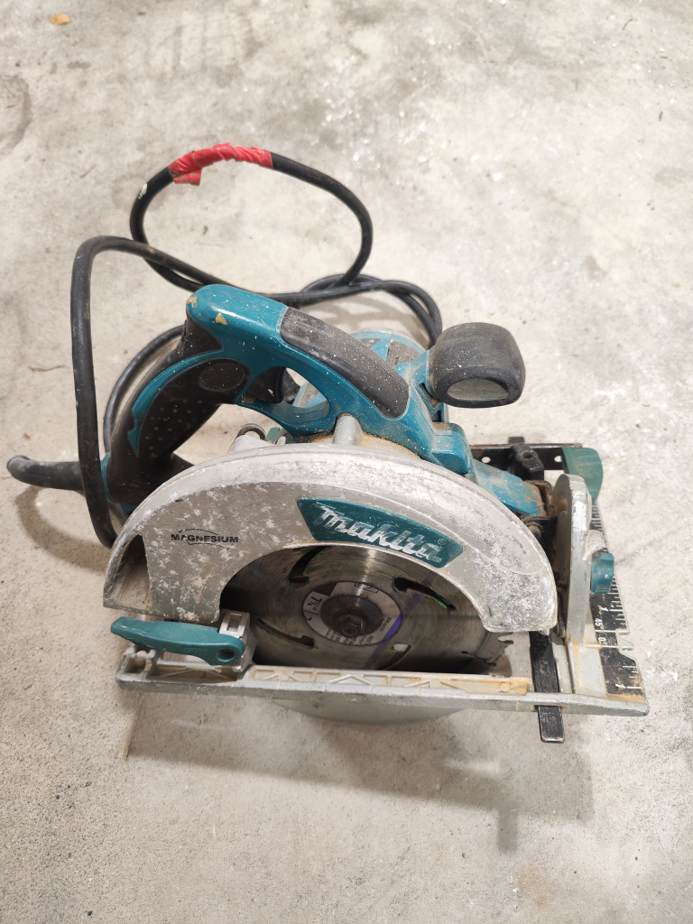 Makita 5007MGA 7 1/4'' Circular Saw