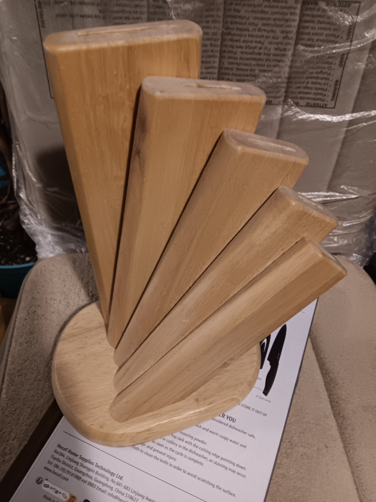 5 wiltshire knives and a wooden knife Block #freecycle - photo 2