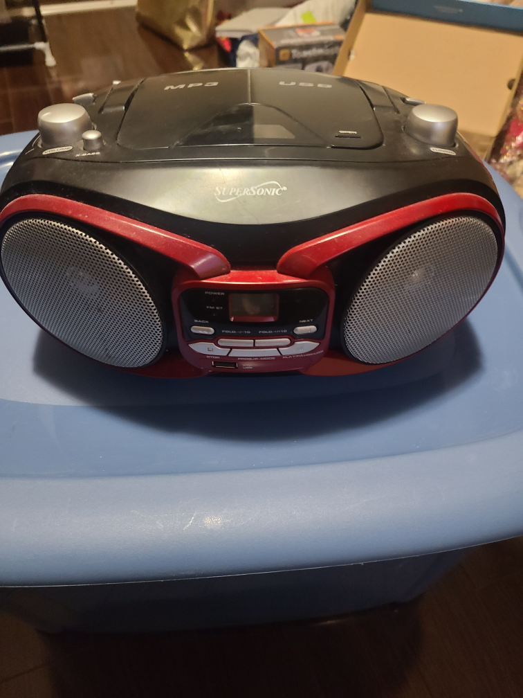 Supersonic CD Player with Radio