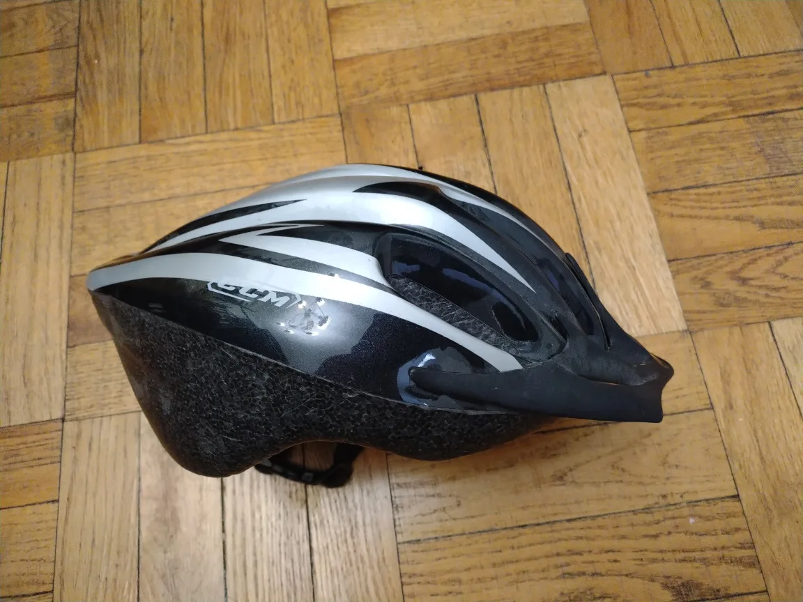 Bell Bicycle Helmet - Black and Silver image indicator(3)