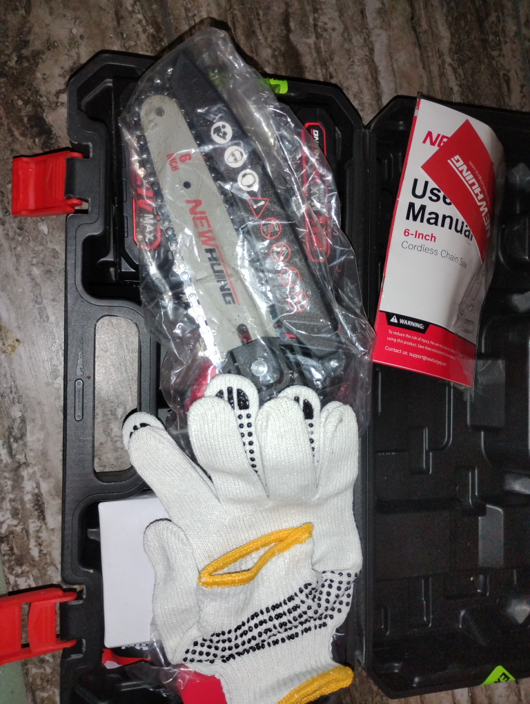 New  Hung 6-Inch Cordless Chainsaw