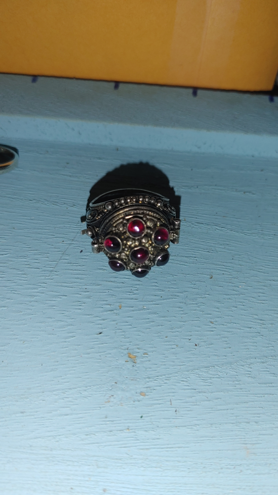 Vintage  sterling Silver poision Ring with amethyst Stones - photo 2
