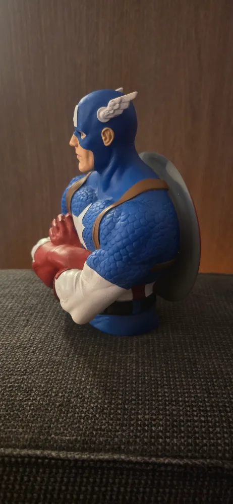 Marvel Comics Captain America Bust 7" Figure Coin Bank image indicator(4)