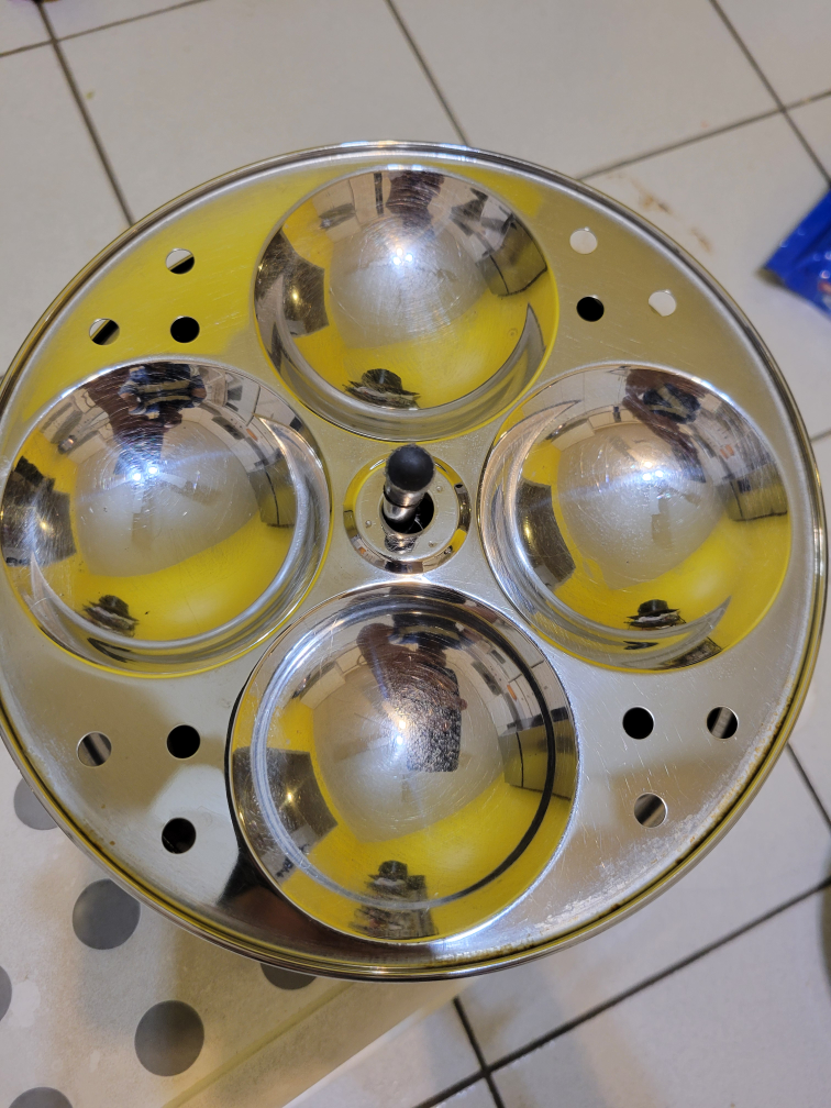 Idly maker in perfect working condition