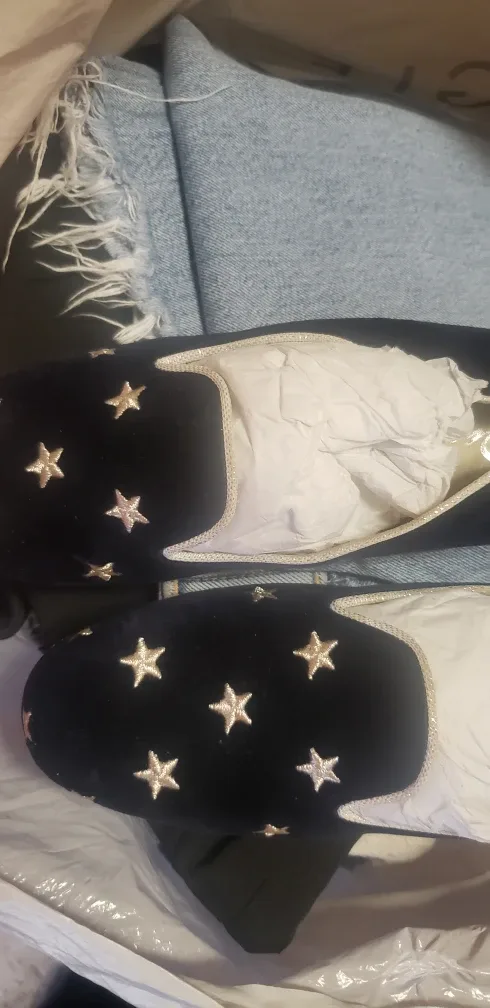 AMAZING NEW Black Knit Sweater. image indicator(7)