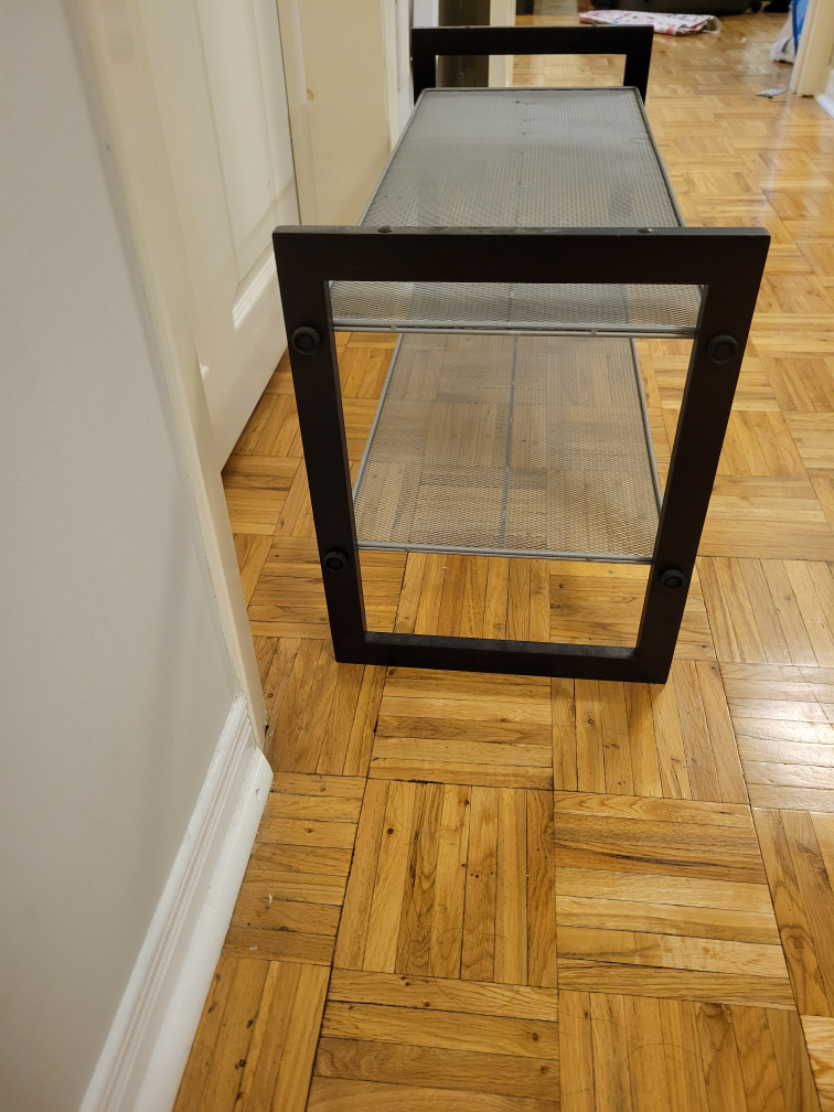 Shoe rack in good working condition