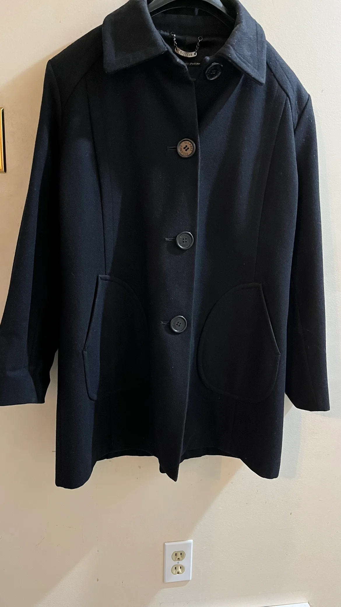 XL winter Coat - great quality and condition image indicator(4)