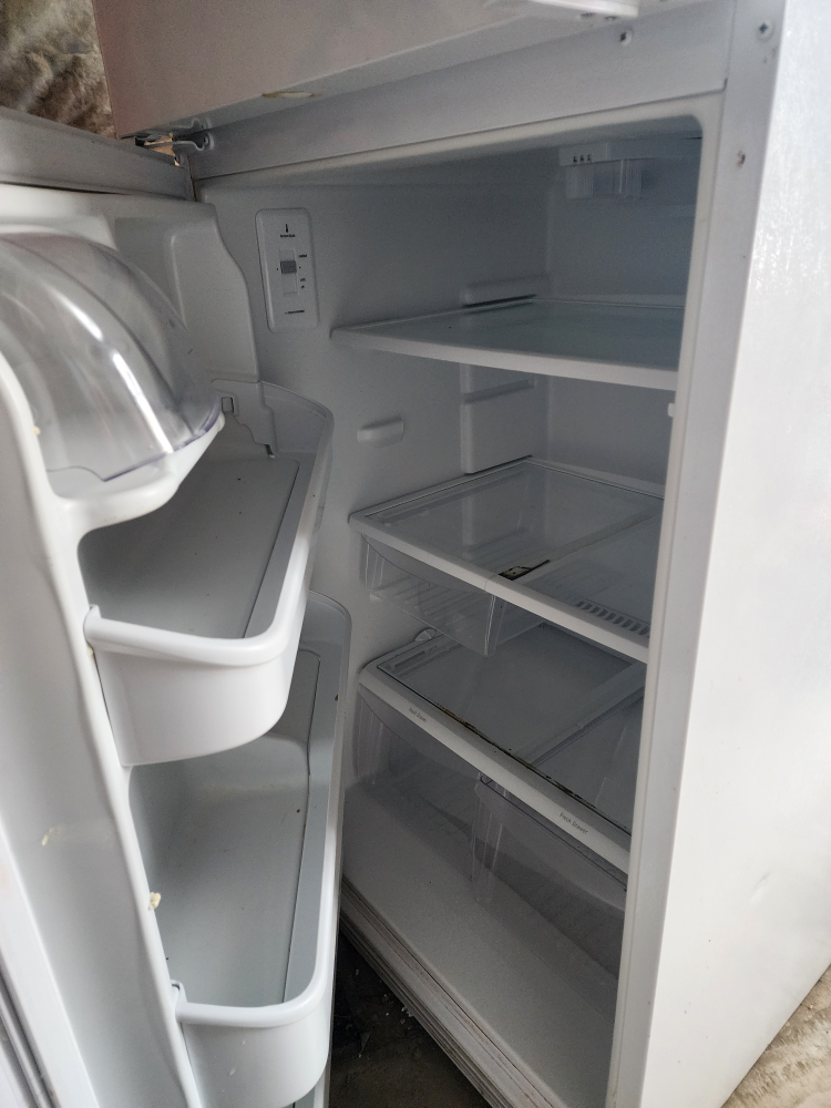 Frigidaire Top Mount Refrigerator - photo 4