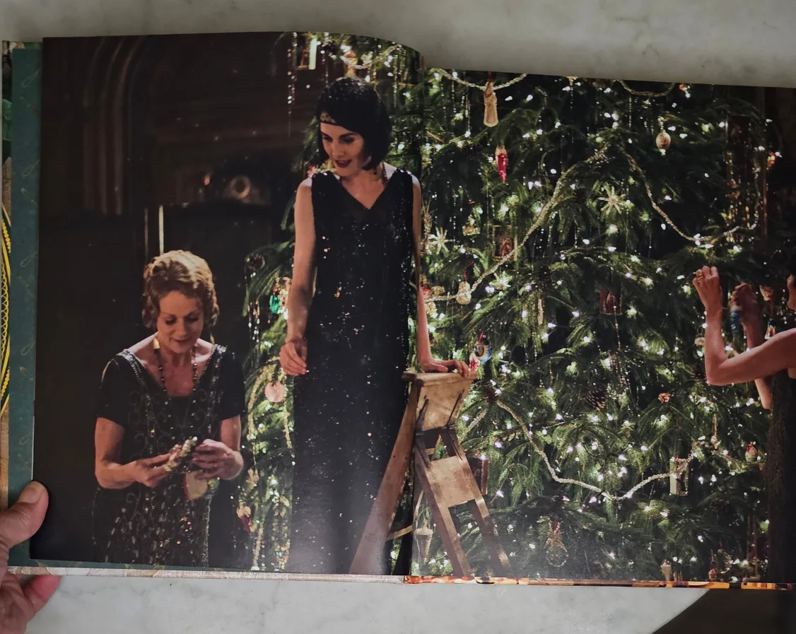 The Official Downton Abbey Christmas Cookbook image indicator(3)